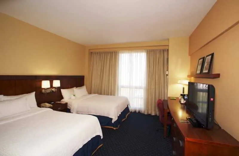 Hotel Courtyard By Marriott San Juan Miramar